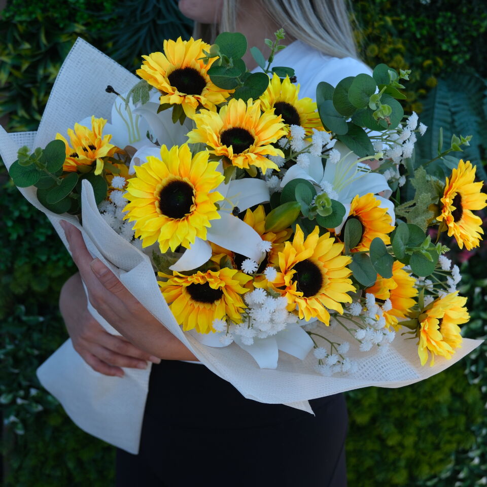 Sunlit Grace Bouquet- Yapay Çiçek Buketi