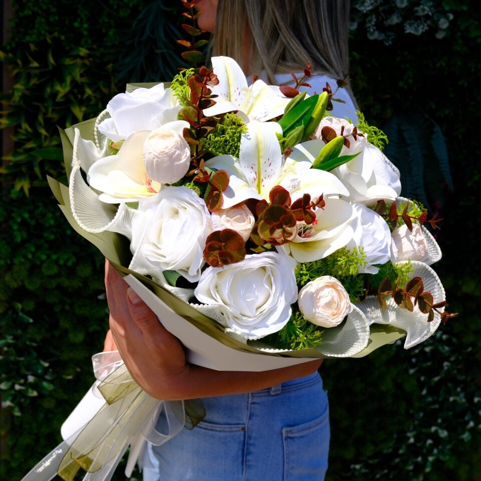 Pure Lily – Yapay Çiçek Buketi