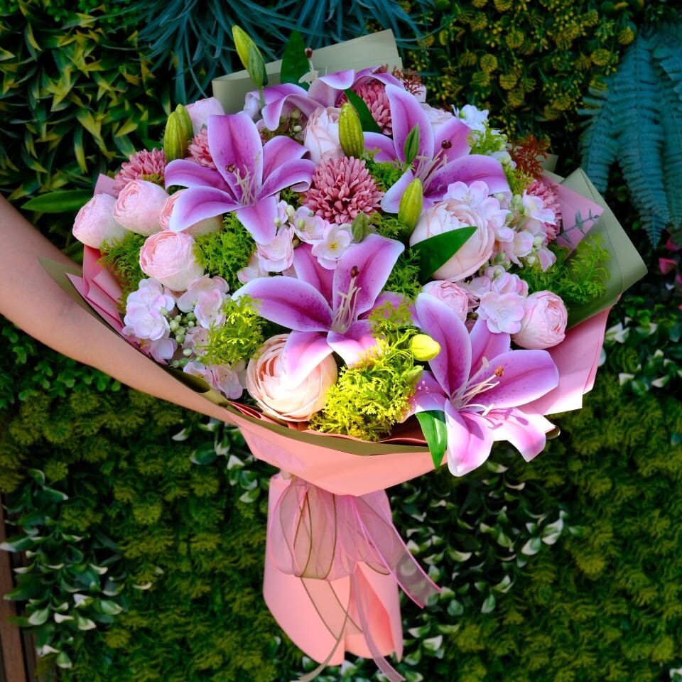Fuchsia Bloom – Yapay Çiçek Buketi